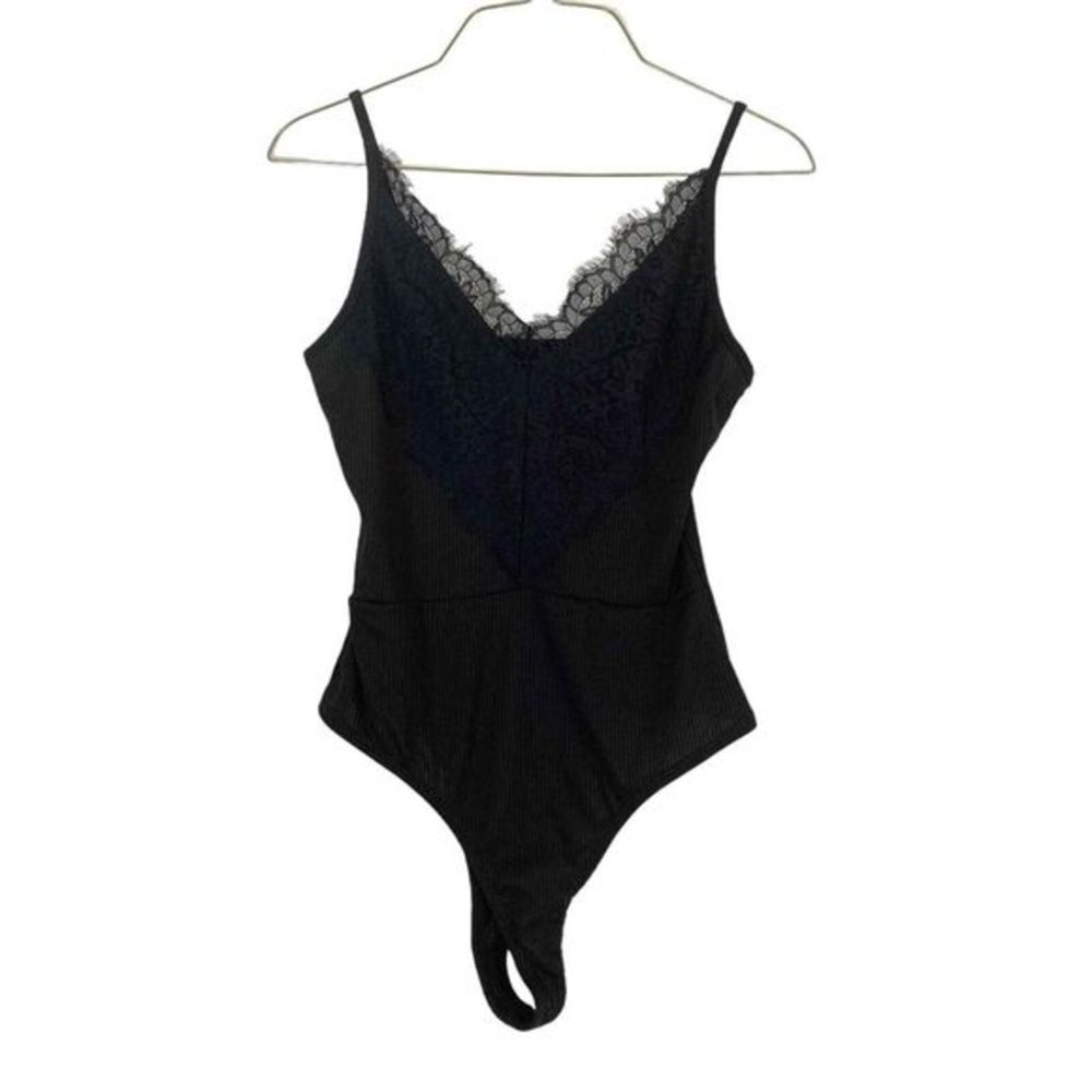 Polly & Esther black lacy v-neck spaghetti strap tank top bodysuit MEDIUM‎